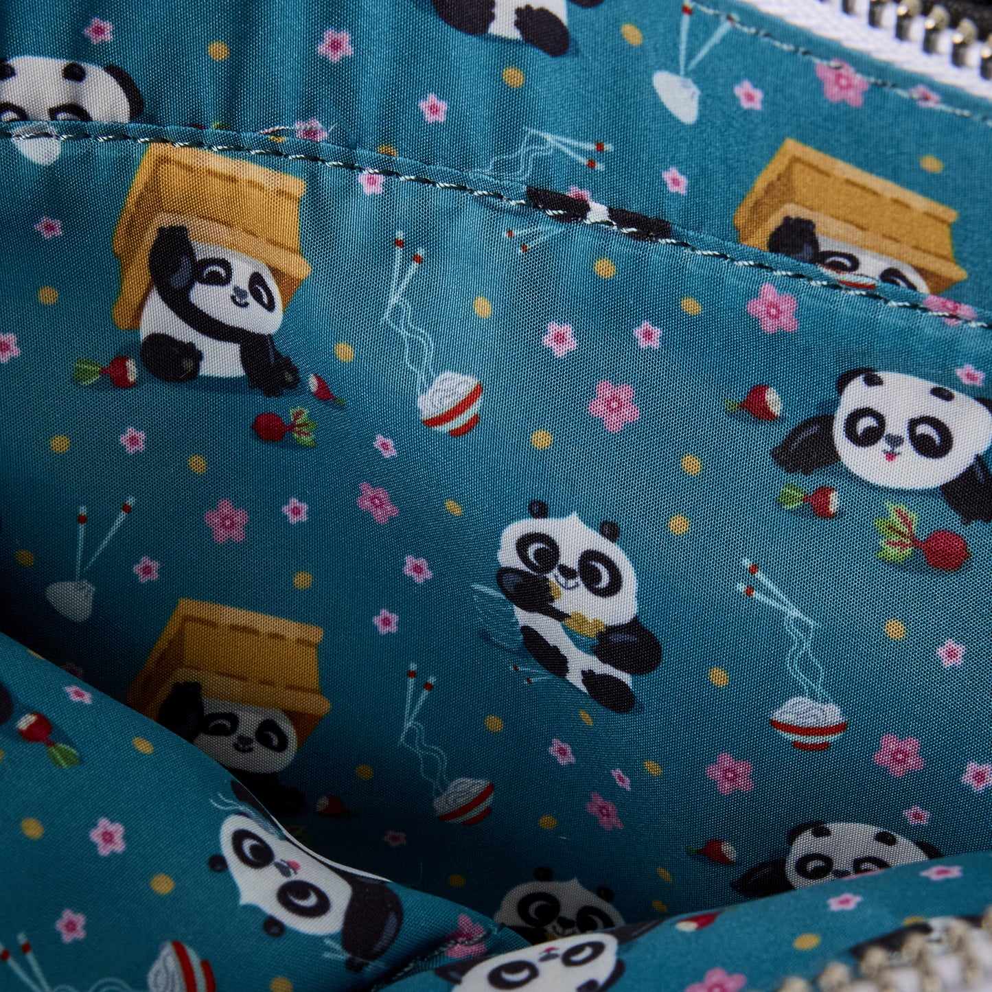 LF DREAMWORKS KUNG FU PANDA TOTE BAG