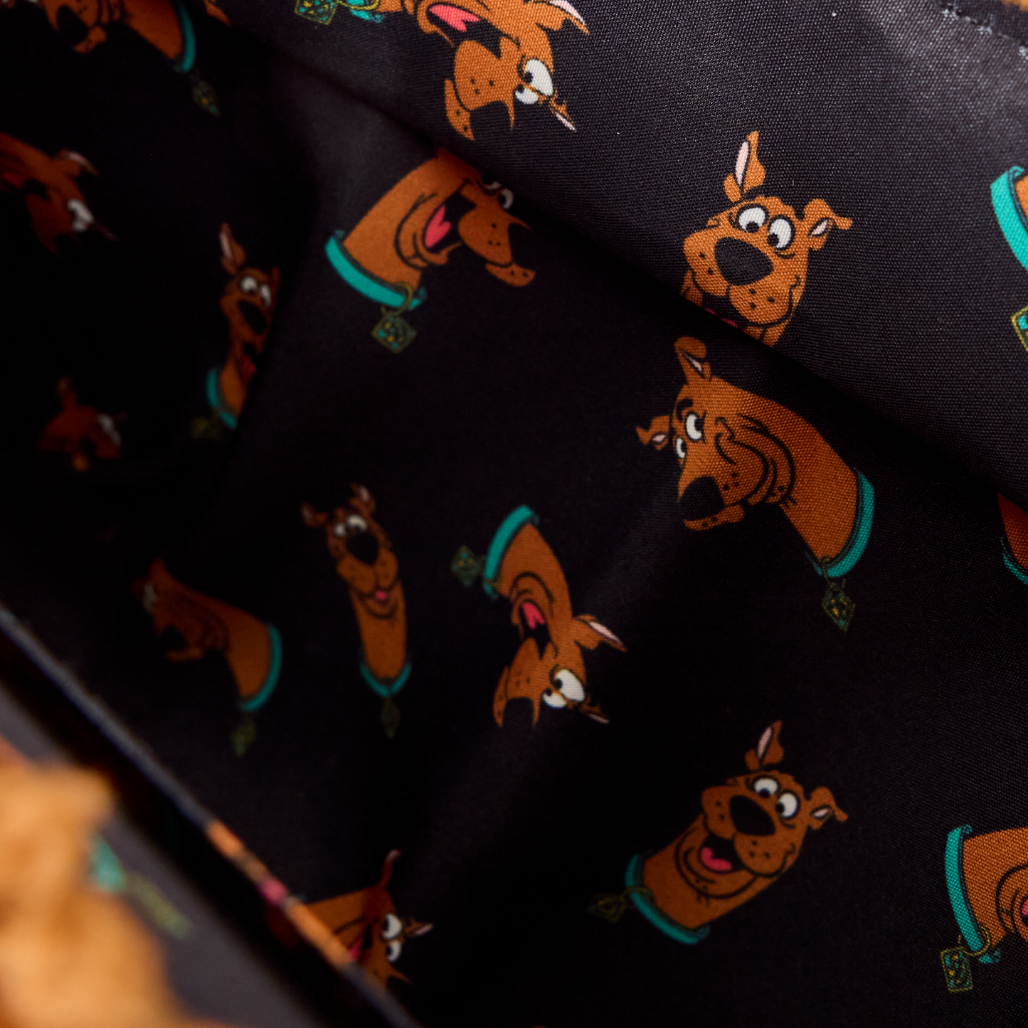 LF SCOOBY-DOO SHERPA CROSSBODY BAG