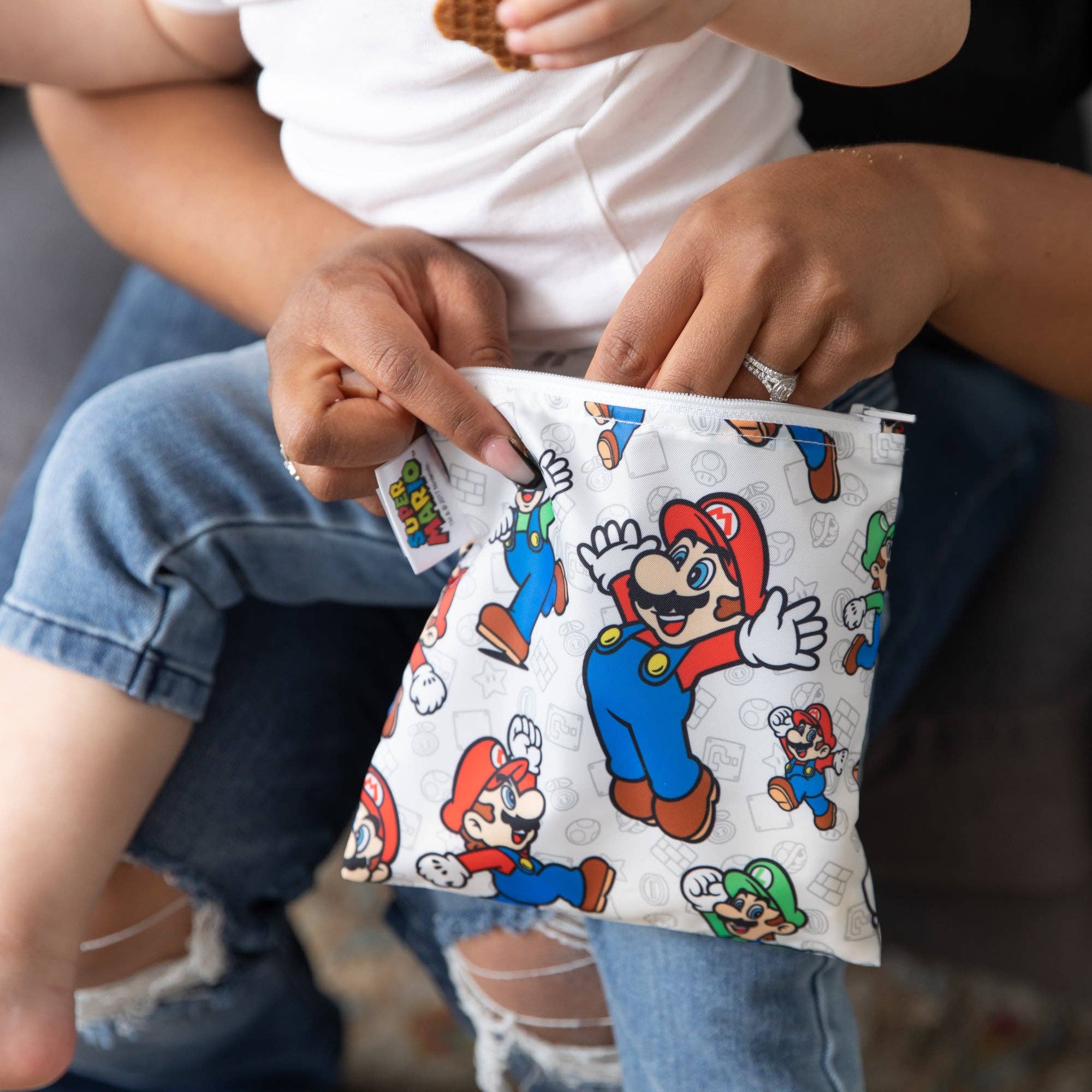 Reusable Snack Bag, Large: Super Mario™ & Luigi 4