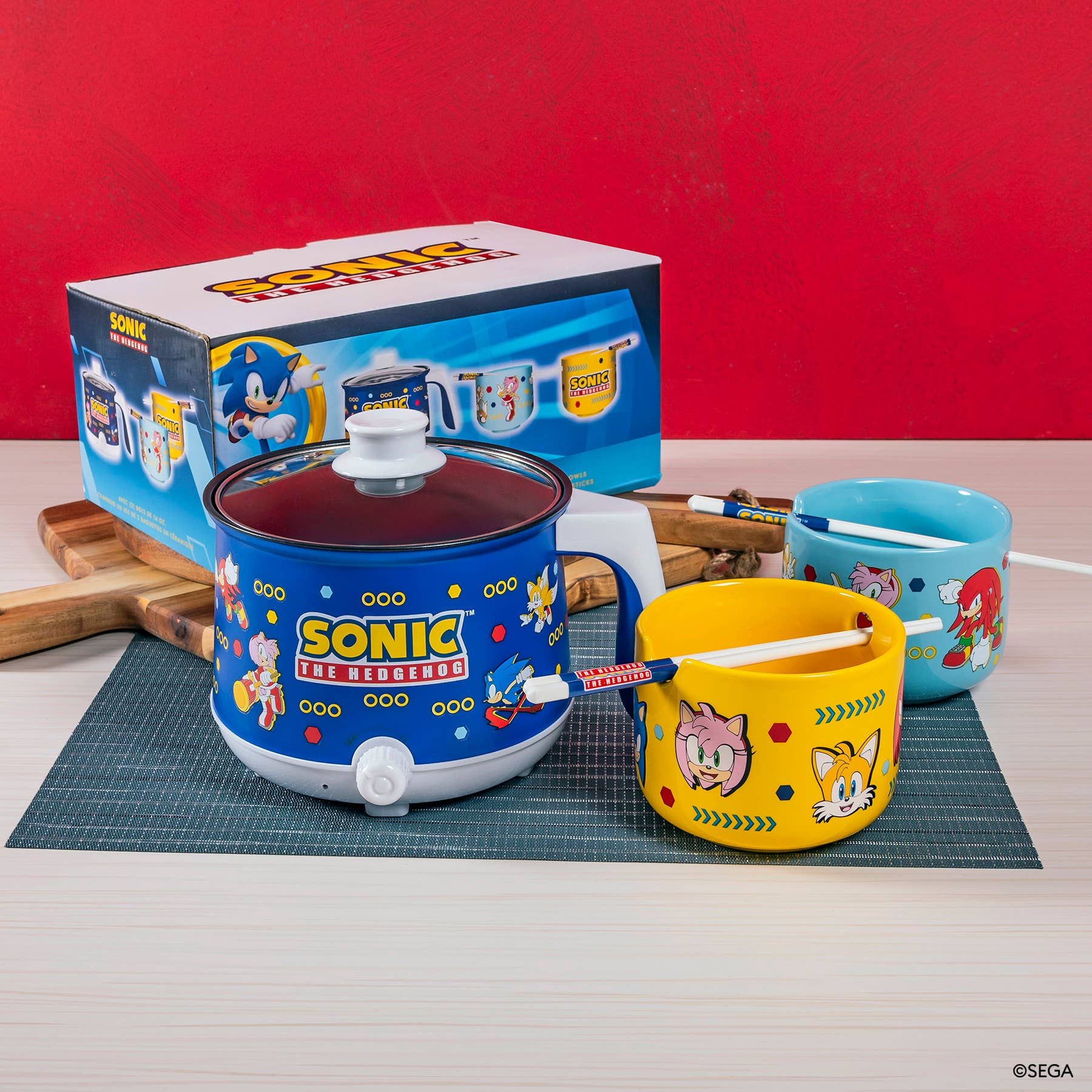 Sonic the Hedgehog Hot Pot with Ramen Bowls 4