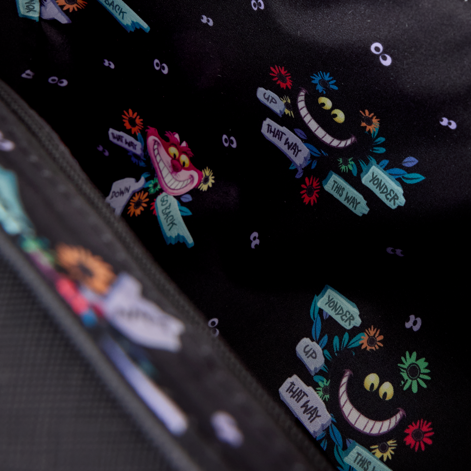 LF DISNEY ALICE IN WONDERLAND CHESHIRE CAT CROSSBODY BAG