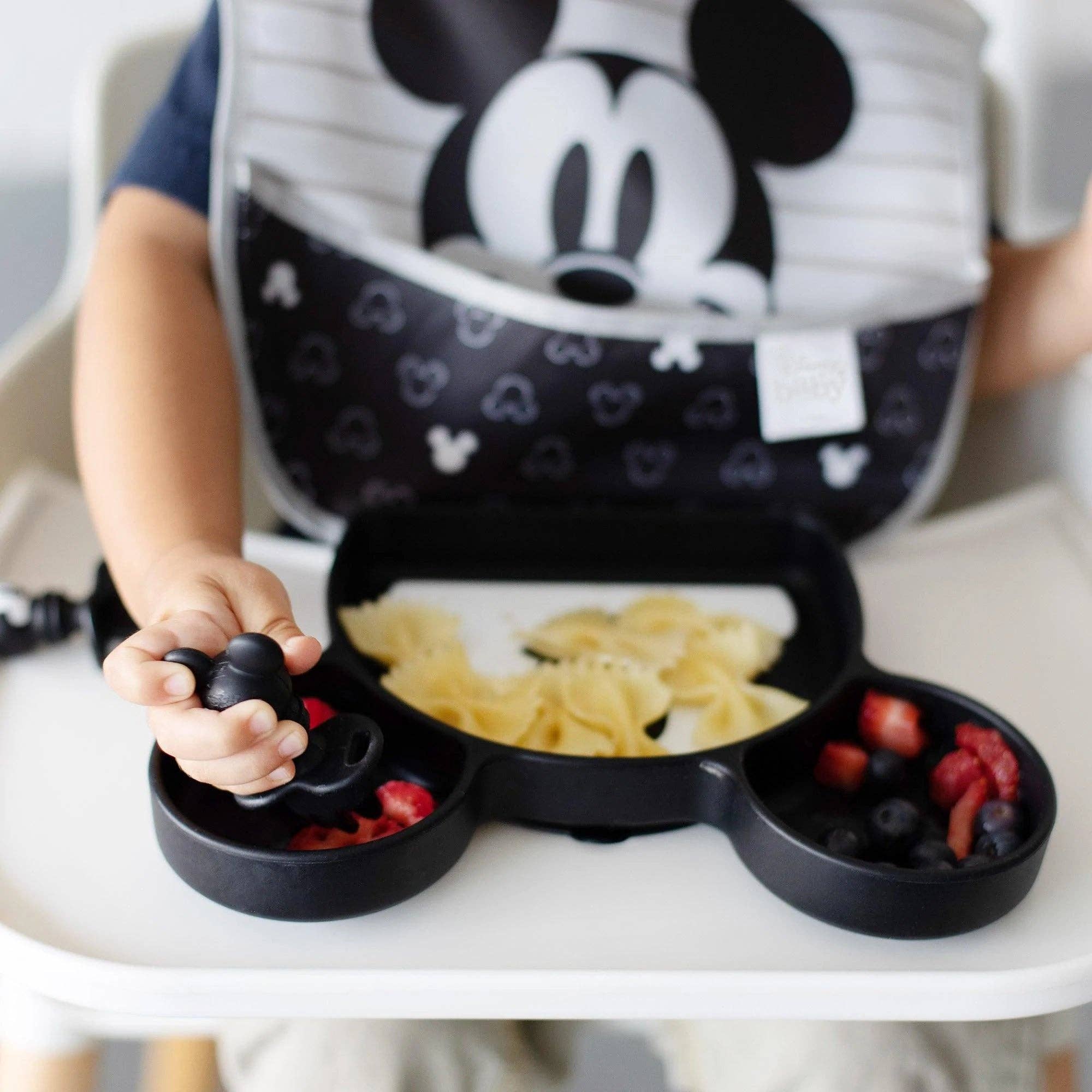 Silicone Grip Dish: Mickey Mouse 11