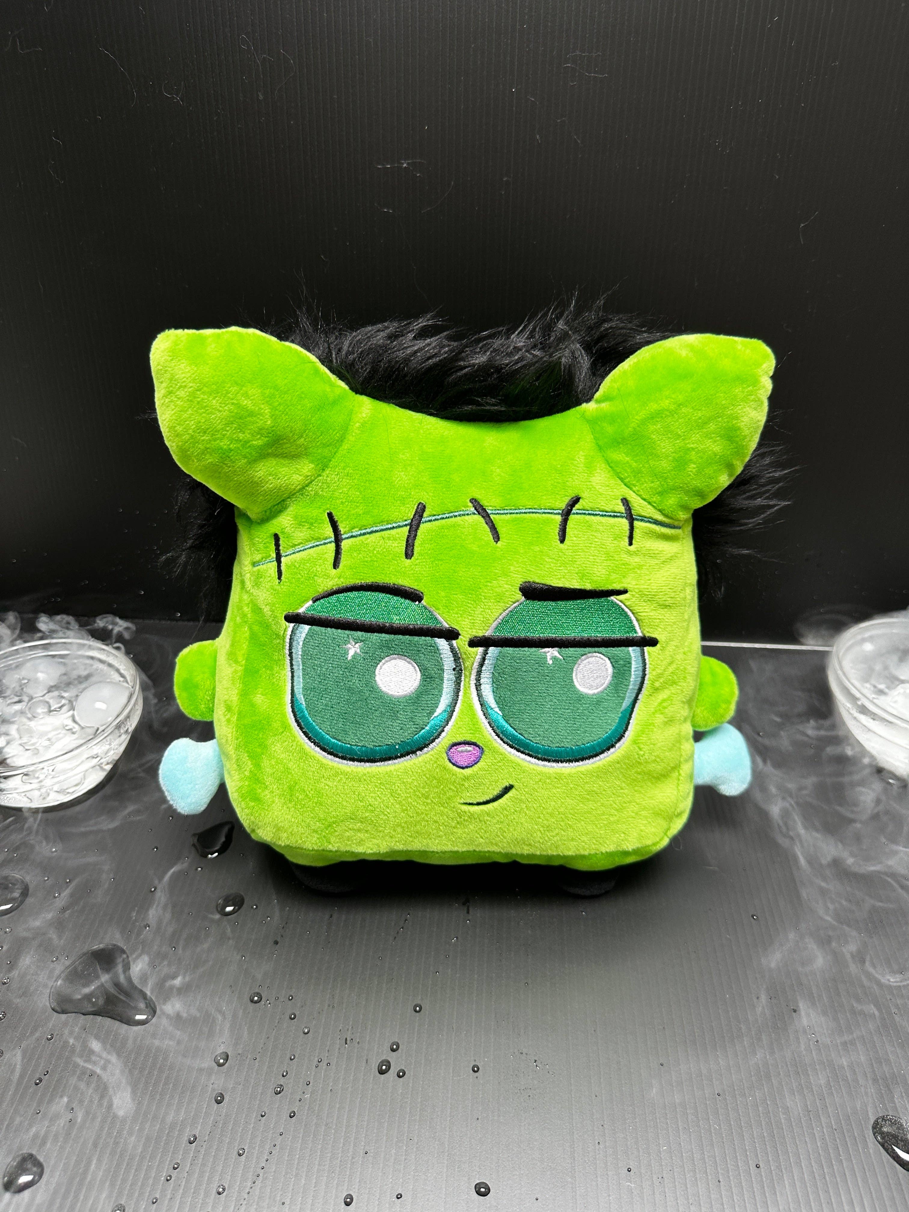 Monster & Bride of Frankenstein Pillow Plushies 6
